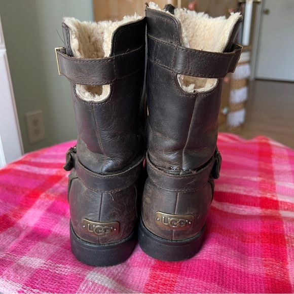 UGG Lined Sherpa Leather Boots - Picture 11 of 12